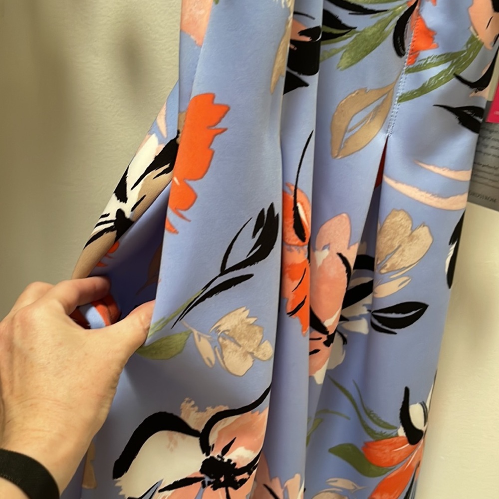 Vince Camuto dress size 4, blue with flower print - Picture 8 of 10